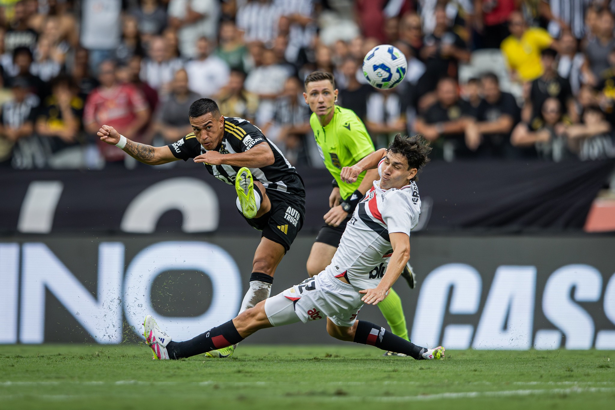Atlético-MG sofre com baixa eficiência ofensiva apesar de alto volume de finalizações