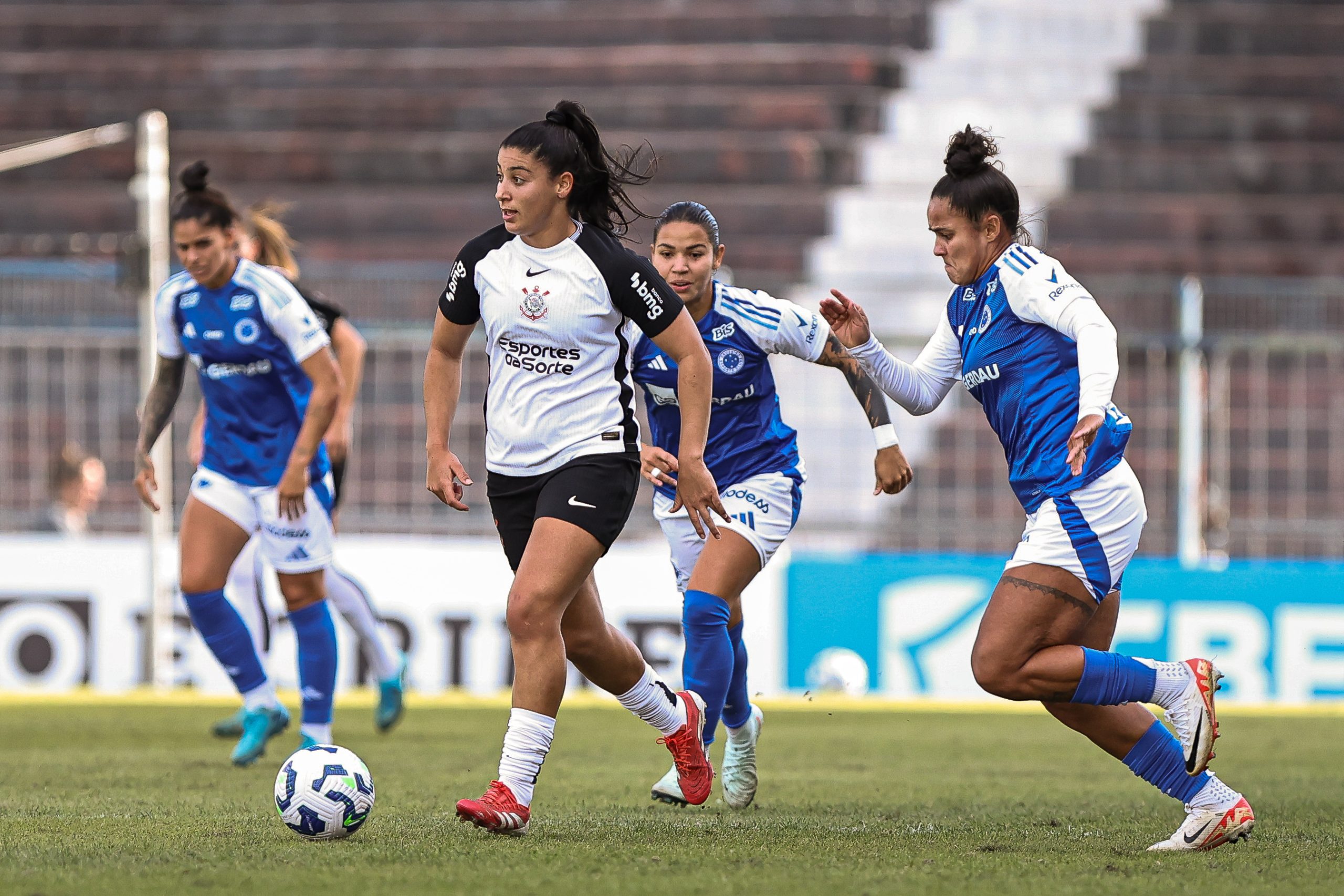 Cruzeiro x Corinthians na Final do Brasileiro Feminino 2025: Retrospecto, Expectativas e Caminhos até a Decisão